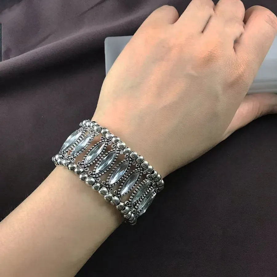 ashion women bracelet antique color hollow pattern inlaid crystal diamond bracelet