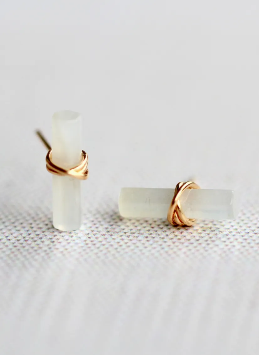 •BIRCH• moonstone   gold stud earrings