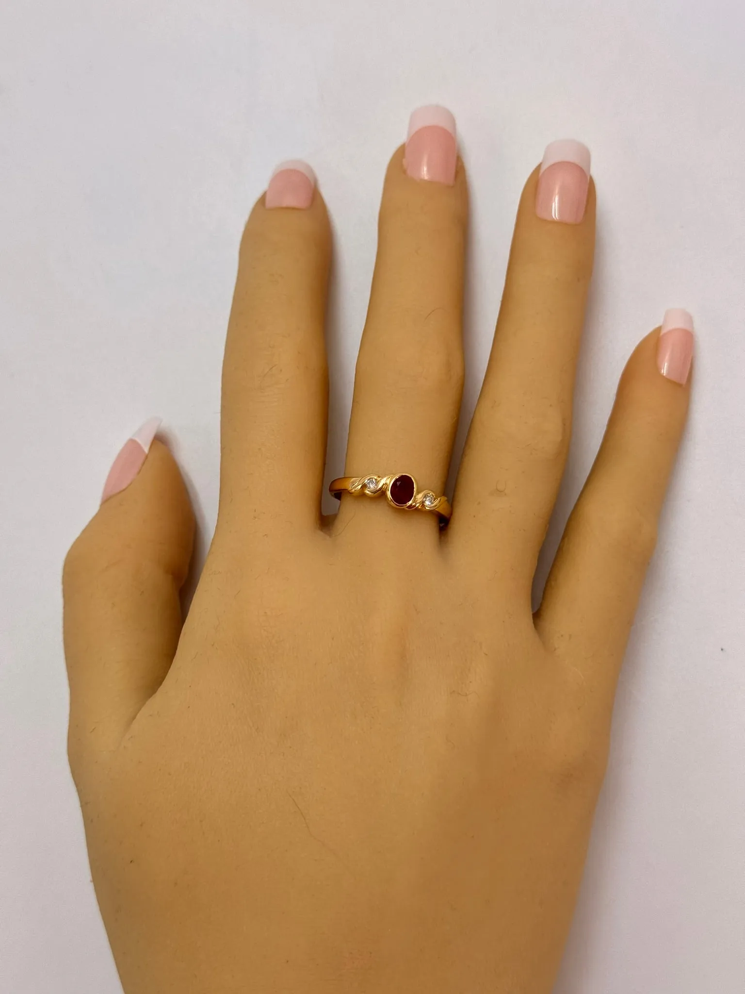 Exquisite Natural Ruby & Diamond Ring in Yellow Gold - Size US 9, UK/AU R 1/2