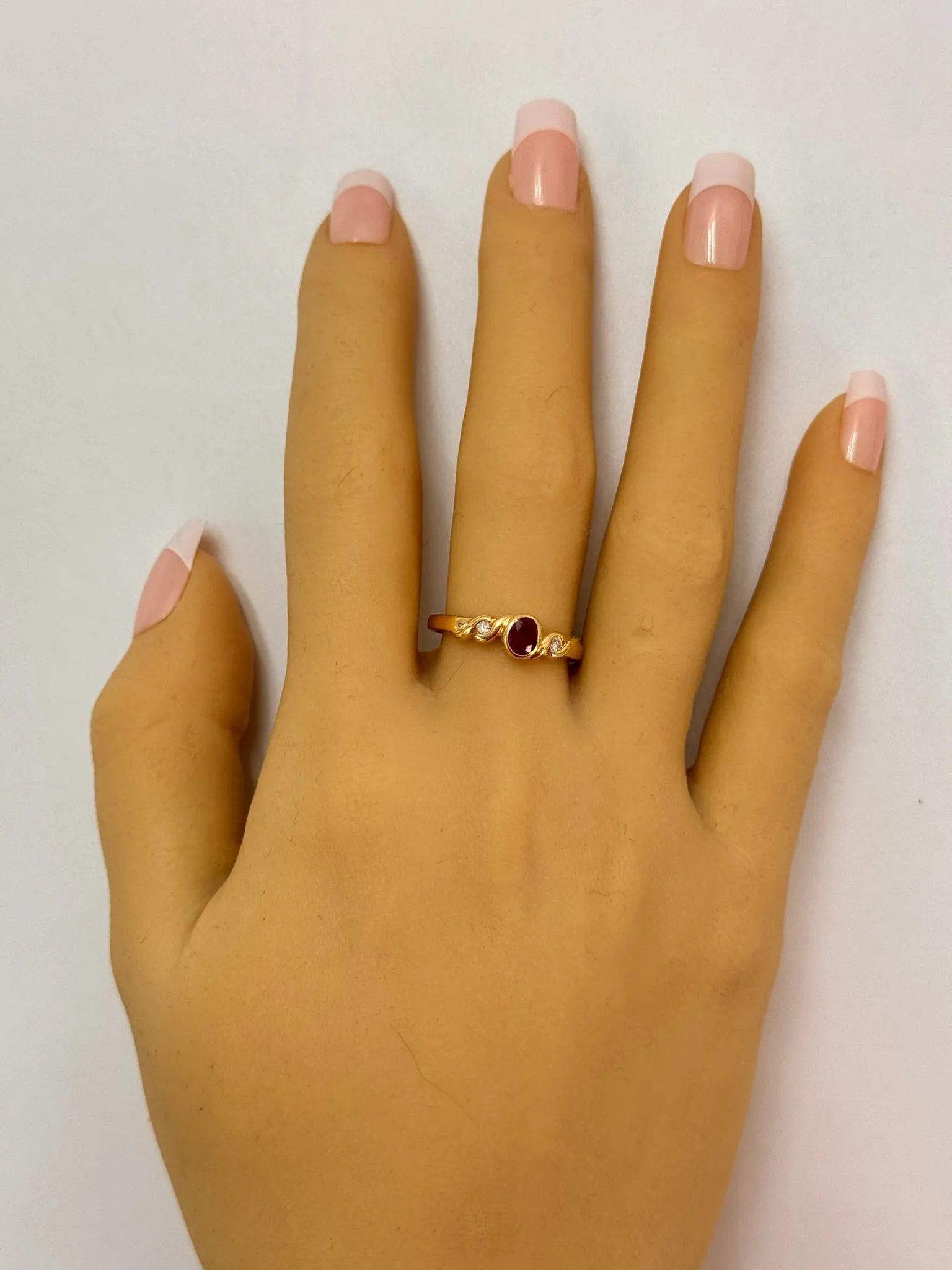 Exquisite Natural Ruby & Diamond Ring in Yellow Gold - Size US 9, UK/AU R 1/2
