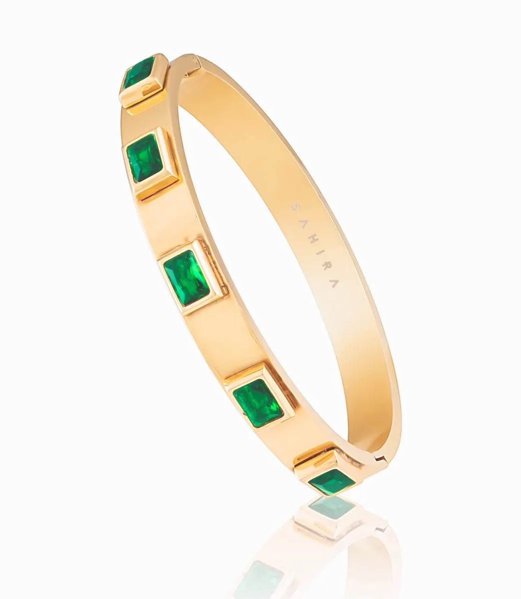Lustrous Emerald Elegance Band
