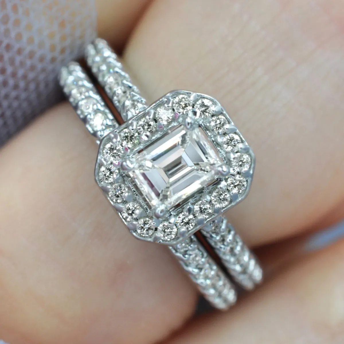Wholesale 0.90 CT Emerald and Round Cut Diamond Bridal Set in 14 KT White Gold